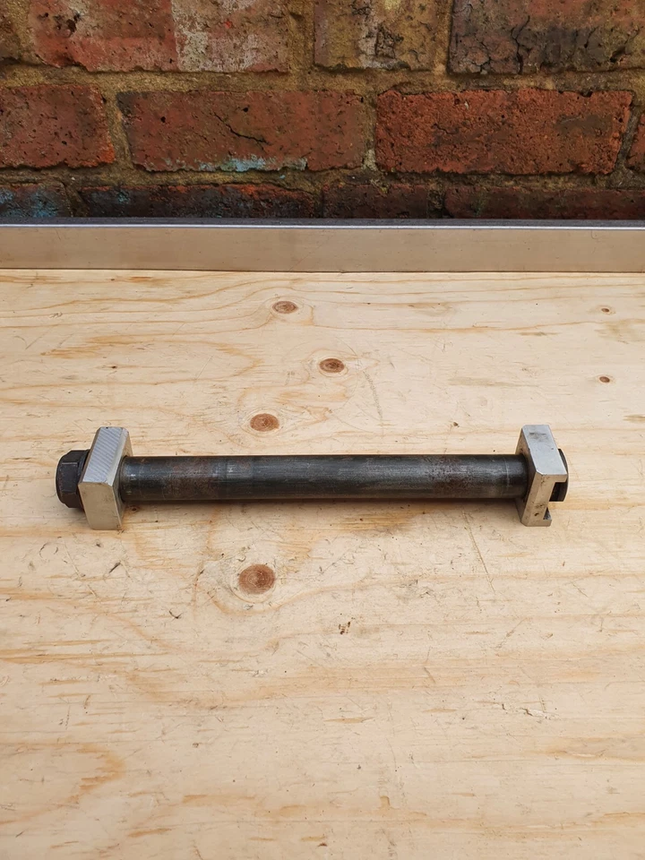 ♻️ Yamaha YZF-R6 5SLM 2005 Rear Wheel Spindle with Spacers ♻️ - Image 4 of 4