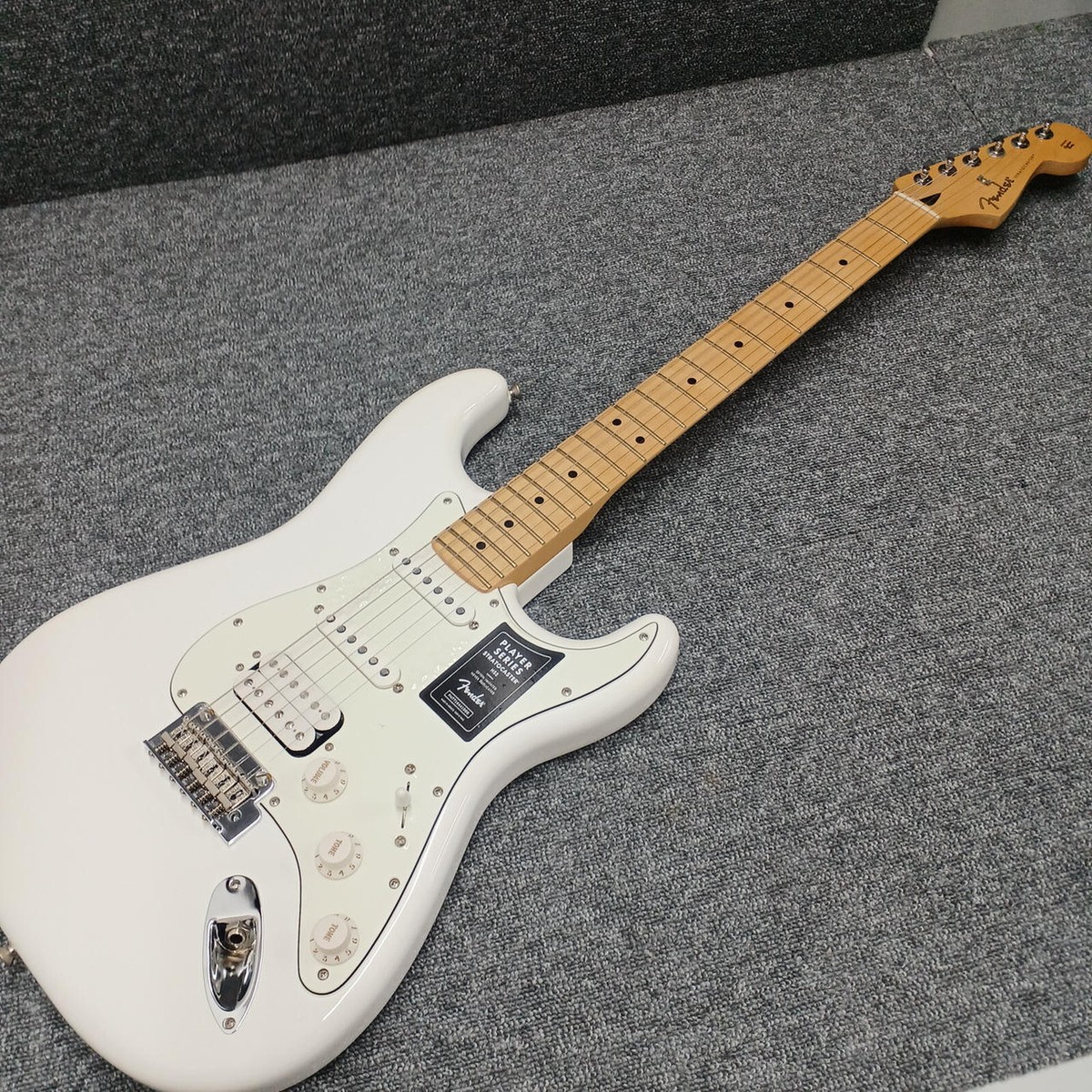 FENDER PLAYER STRAT HSS MN PWT Used 2018 Alder body Maple