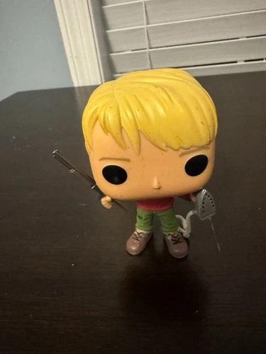 Funko Pop! Home Alone Kevin #491 – Loose No Box Figure (Minor Wear)