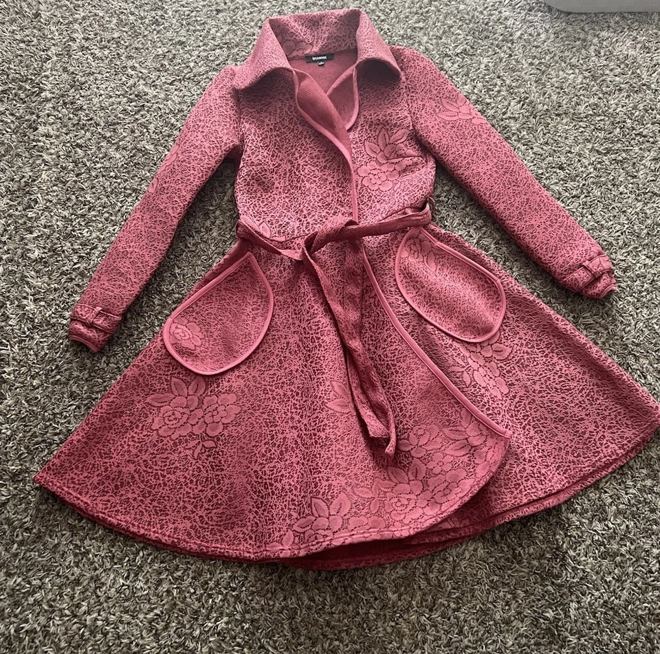 Women’s Vintage Lacey Style Dress/ Coat Size Large Made In Vietnam - Image 4 of 4