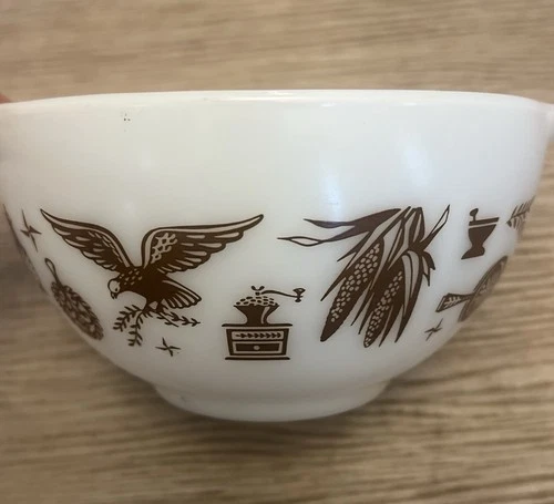 Vintage Pyrex Early American Cinderella Nesting  Bowl 441 1/2 Pint