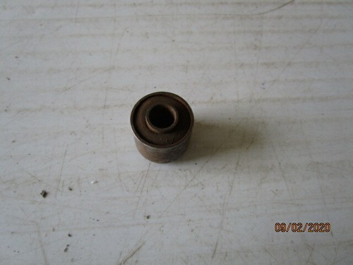1 SILENT BLOCK RENAULT PEUGEOT CITROEN SIMCA DELAGE HOTCHKISS 8X20X20X16 - Bild 2 von 2