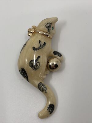 Estate Metal Yellow Enamel Cat w/ Gold Tone Ball Pin Brooch 2.25  Green Eye