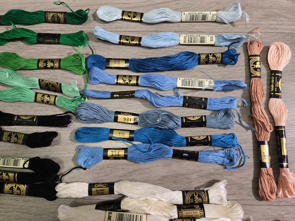 50+ Skeins DMC Cotton Embroidery Thread - Patterns - Plastic Hoops - Aida Cloth - Image 3 of 4