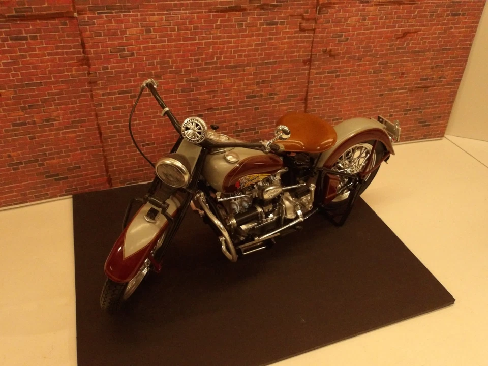 New Ray 1938 Indian Four Motorcycle collection 1:6 DieCast & Plastic 12" Figure - Image 2 of 4
