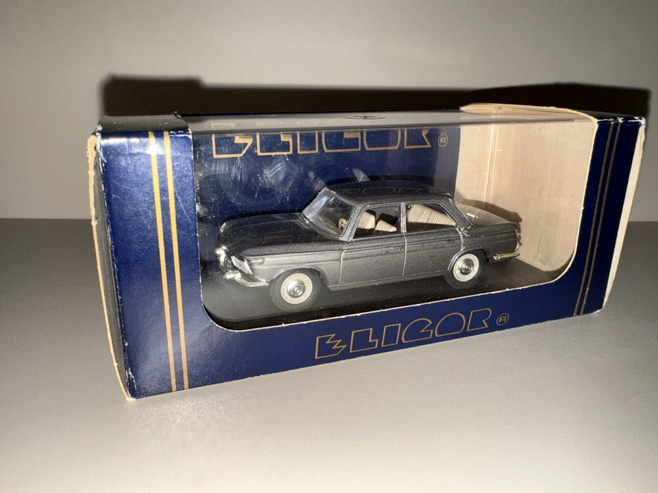 BMW 2000 Eligor 1337 plateado hecho en Francia RARO 1:43 modelo plástico Foto 2 de 4