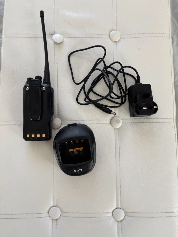 HYT TC620 VHF Walkie-Talkie Two Way Radio - Image 2 of 2