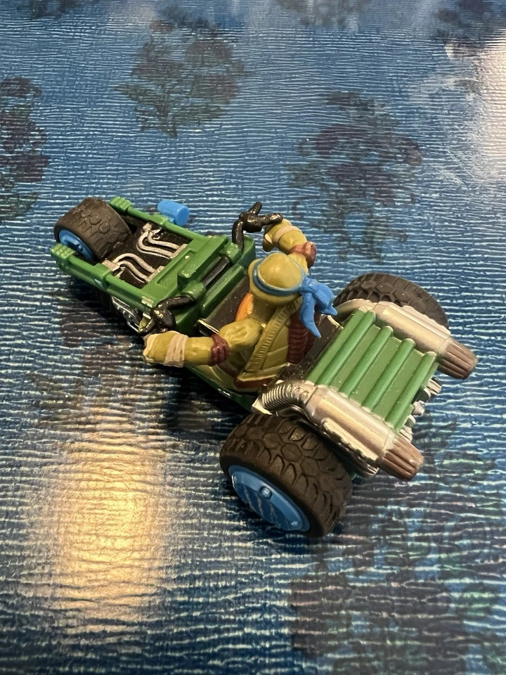 SMALL CARRERRA TEENAGE MUTANT NINJA TURTLE 6V ELECTRIC MOTORCYCLE - Image 4 of 4