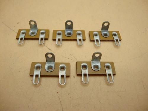 Terminal Strip, 2 Lug, 0 Lug Common, Phenolic Terminal NOS  (M240) (Qty 5)
