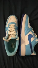 USED NO BOX. CLEAN 10.5 MEN'S Nike Air Force 1 Low LV8 2 GS Light Photo Blue.