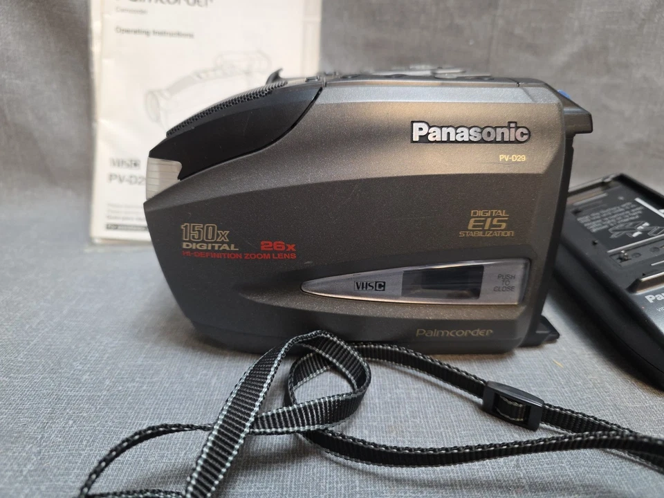 Panasonic Palmcorder VHS PV-D29  150x Digital Zoom With Charger Tested-Works - Image 2 of 4