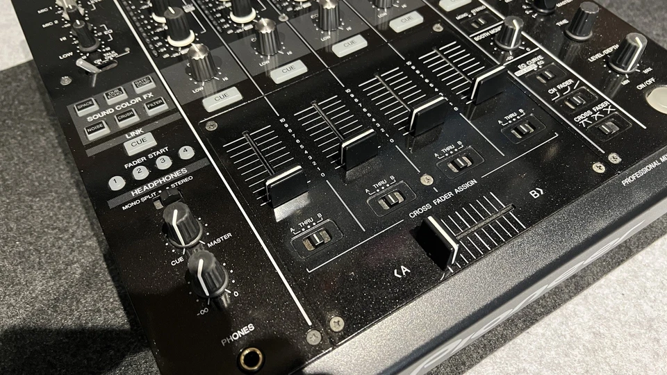 Pioneer DJM 900 Nexus 4-Channel Professional DJ Mixer - Image 4 of 4