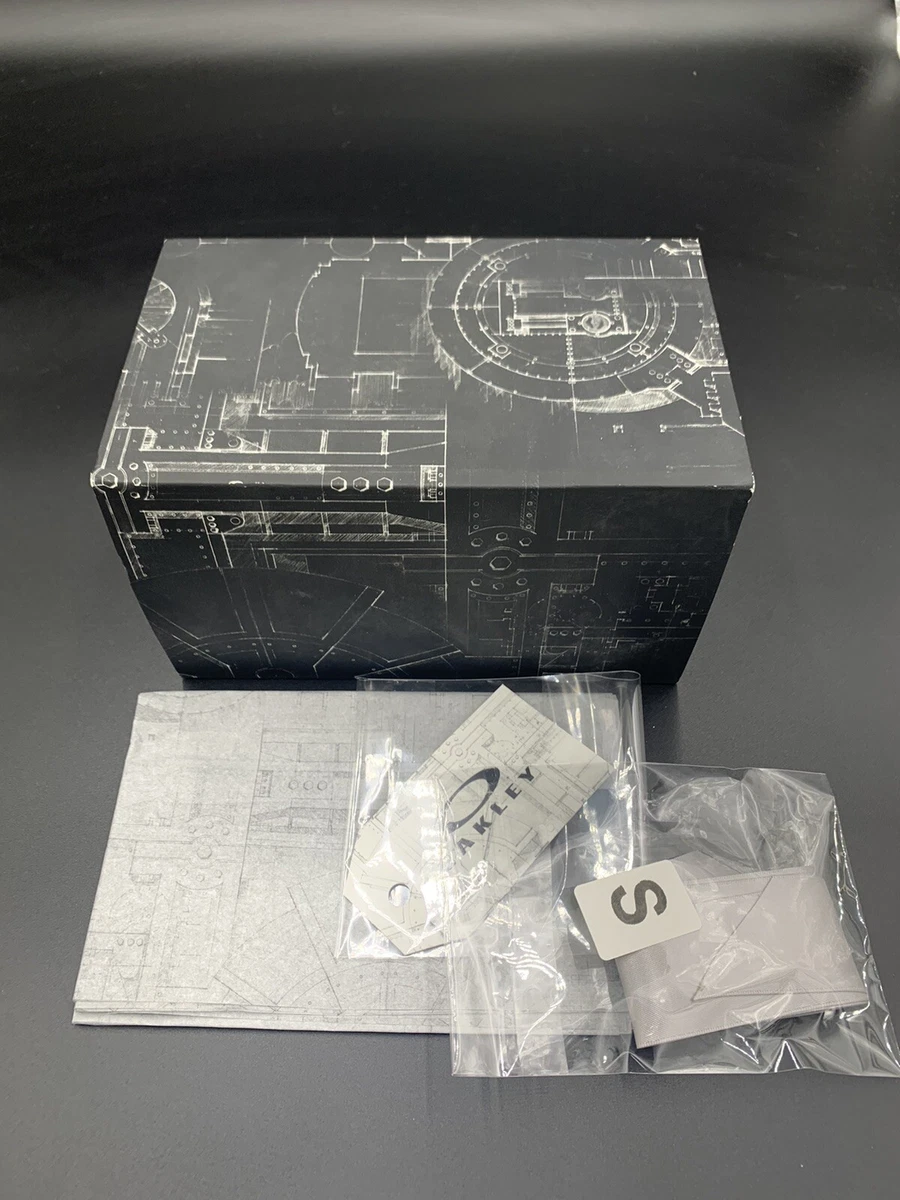 Oakley Gift Box Includes Wrapping Paper, Ribbon And Small Oakley Card | eBay