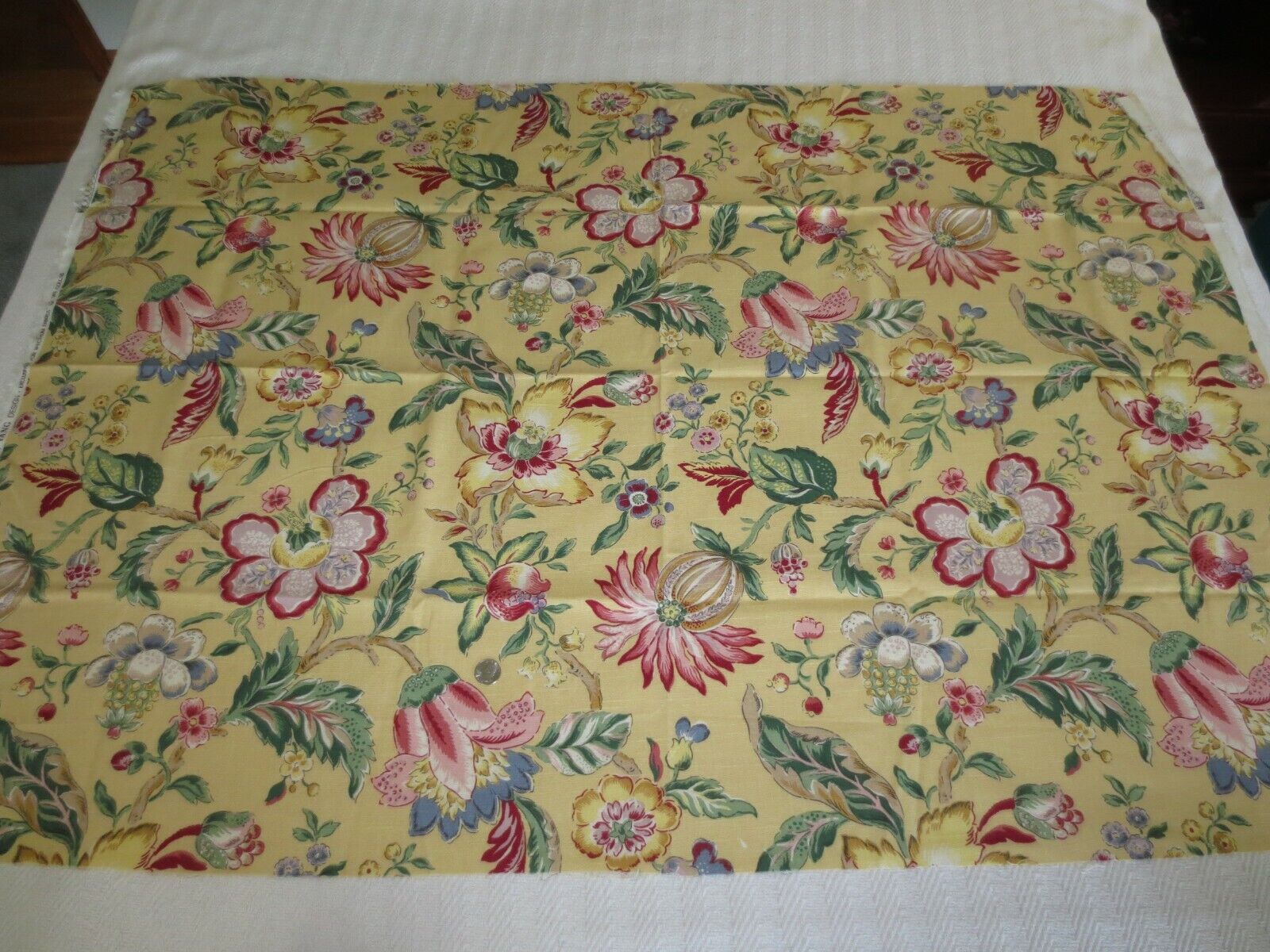 3194.  Jay Yang FLORAL DESIGN Home Decor, Upholstery COTTON FABRIC - 54" x 1 yd.
