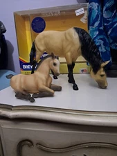 Breyer 710195 - 1995 Serenity - Buckskin Grazing Mare & Foal Set - JCP SR