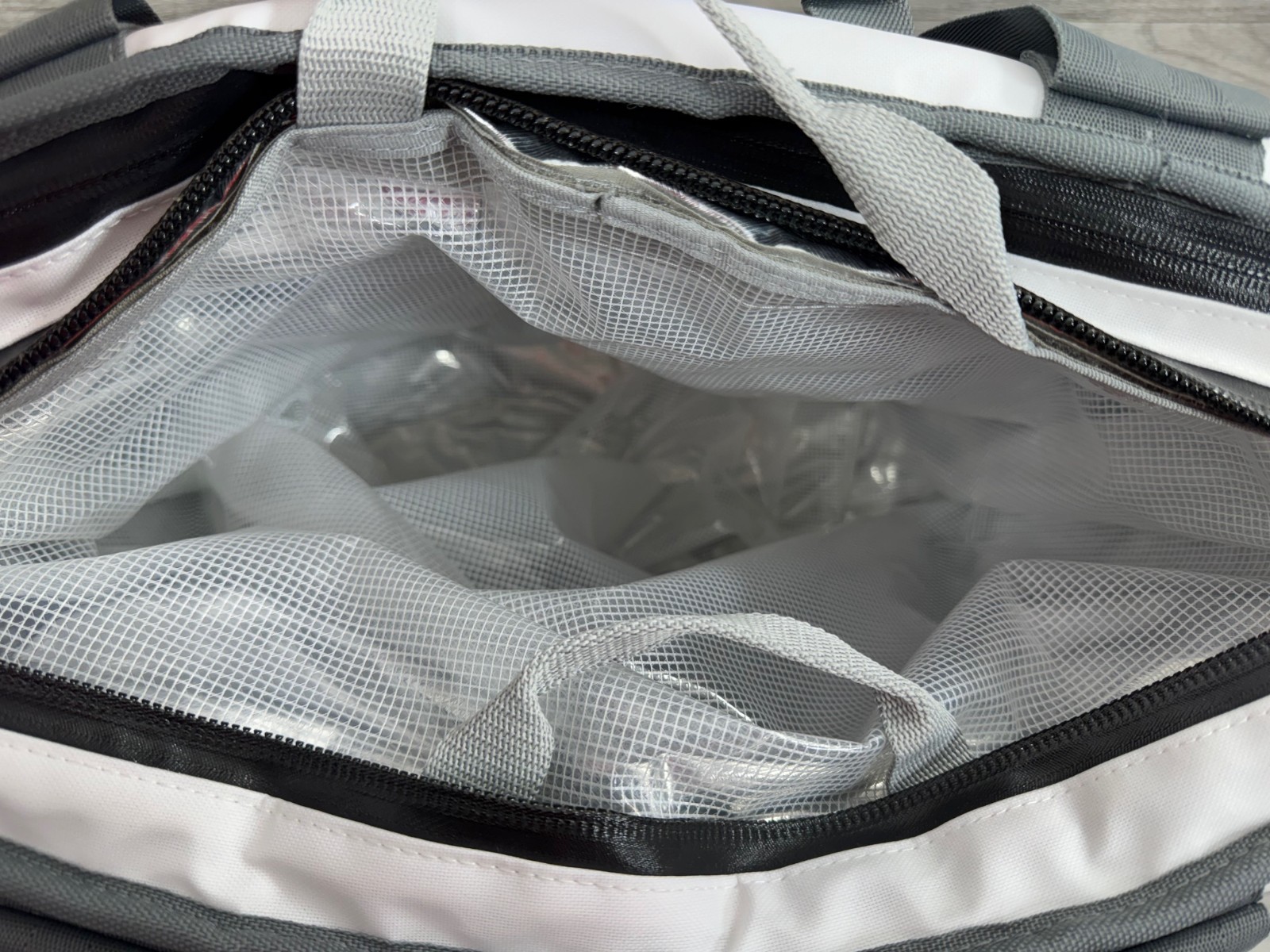 ENGEL ADVENTURE GEAR BACKPACK COOLER INSULATED BAG WHITE GREY SOFT NICE SHAPE