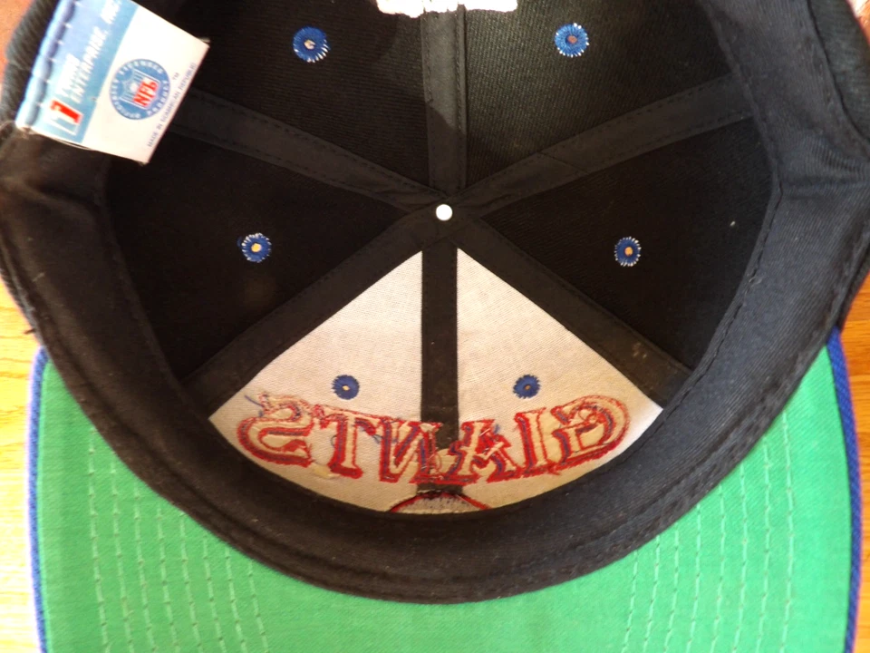 CHAPÉU SNAPBACK VINTAGE TWINS ENTERPRISE NFL NEW YORK GIANTS PRETO OSFA - Imagem 4 de 4