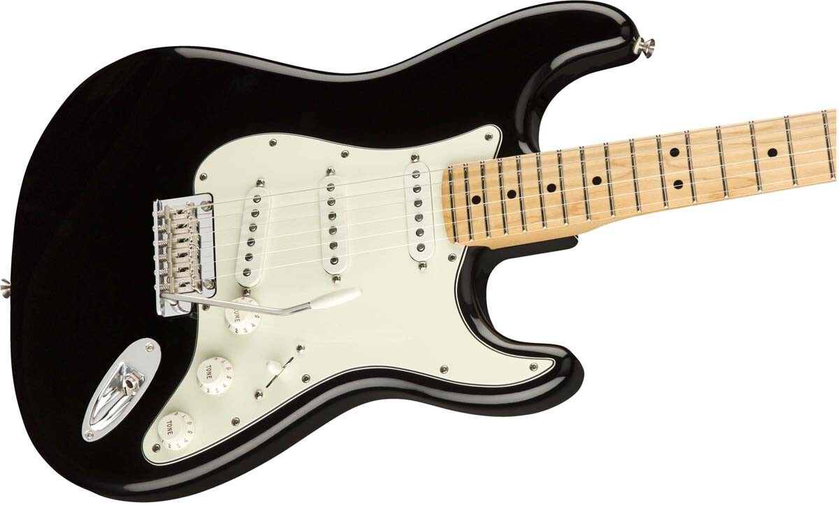 Fender Player Stratocaster Maple Fingerboard Black with Gig