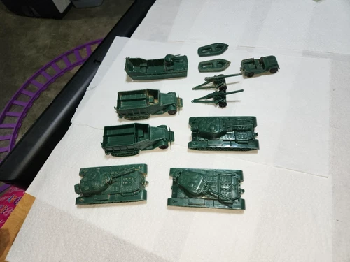 VINTAGE MARX BATTLEGROUND PLAYSET FOREST GREEN VEHICLES, TANK,JEEP, LANDING CR