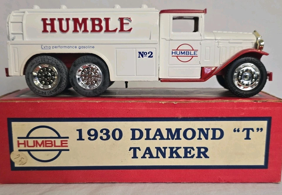 Vintage ERTL Humble 1930 Diamond "T" Tanker Die Cast Locking Coin Bank - Image 2 of 2