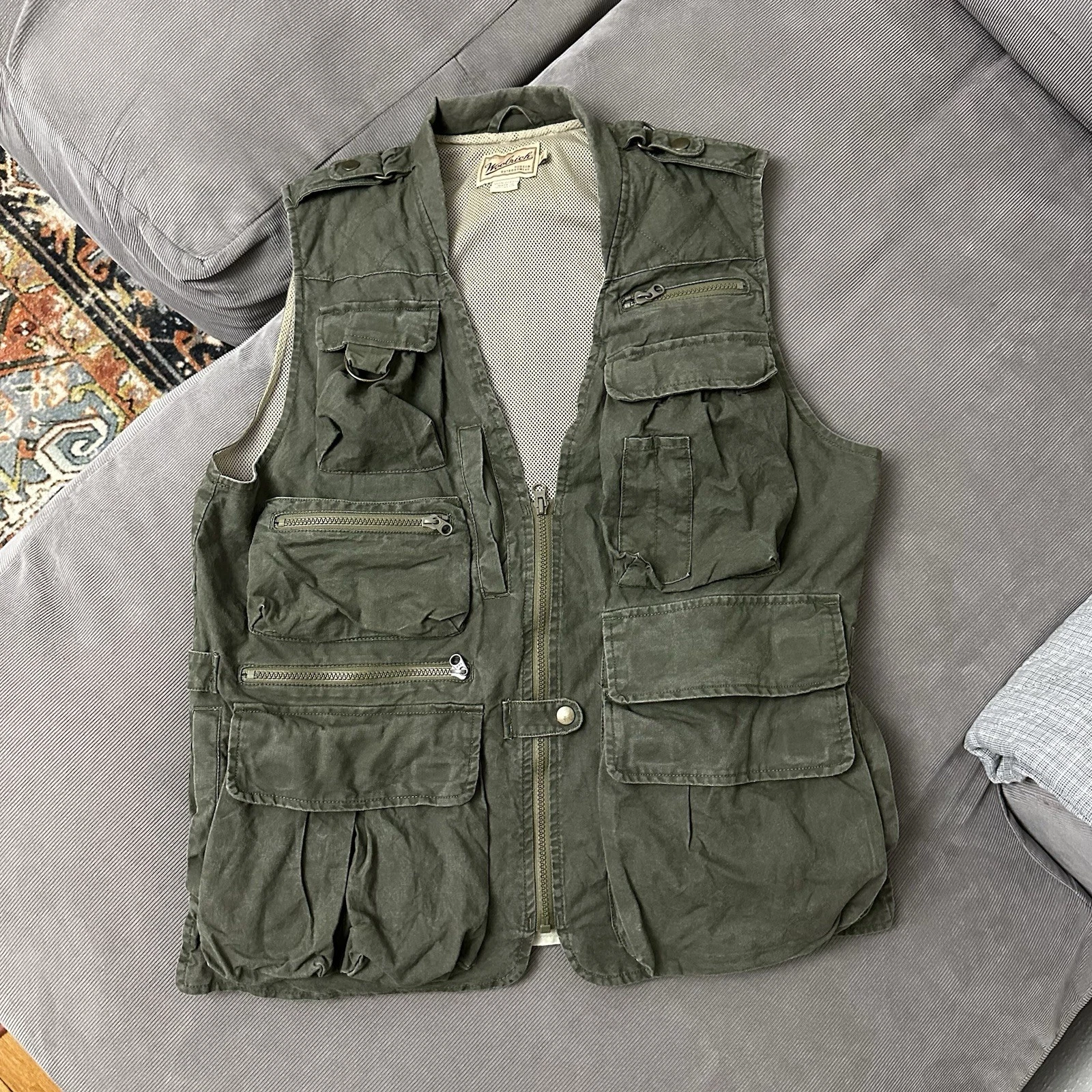 VINTAGE Woolrich Vest Mens Medium Green Sleeveless Outdoors Fishing Hunting Coat