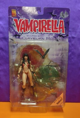 Vampirella Julie Strain Figure Fandom Exclusive- Clayburn Moore Harris Pro.