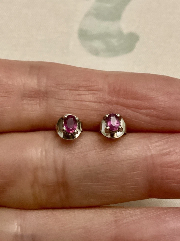 RUBIS Véritable, OR Blanc , ARGENT, Solitaires BOUCLES D’OREILLES ANCIENNES - Photo 3/4