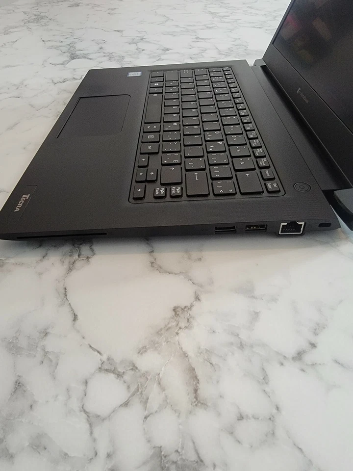 Toshiba Dynabook A40-E - Intel i5 8350U, 16GB RAM, 256GB SSD - Image 3 of 4