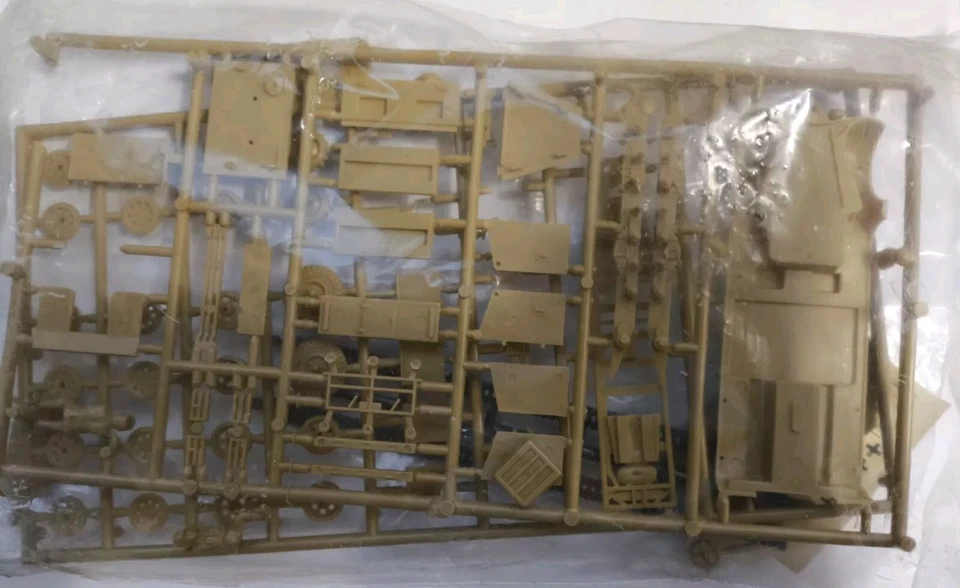 POLISTIL-ESCI German 3 Ton.Half-Truck sd.kfz.11 Scala 1:72 Cod.8015 - Immagine 4 di 4