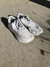 Size 8.5 - Nike Renew Run White Gum