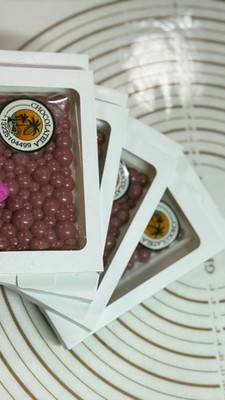 4 Ruby cacao chocolate bars 3D Bubbles design Handcrafted chocolate gift 400g.