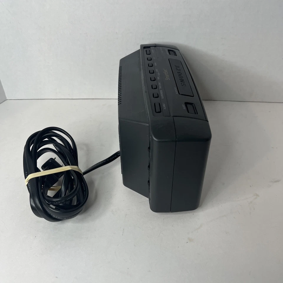 Emerson Research Smart Set Dual Alarm Clock Radio Date Snooze Vintage CKS2000N - Image 4 of 4
