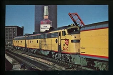 Train Railroad postcard AVD Milwaukee Road #105-111 Chicago UP Sta 1967 RP268