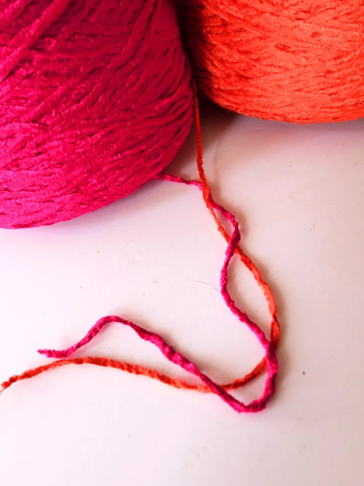 CHENILLE YARN 100% RAYON PAPRIKA WARM RED CROCHET WEAVING 1000 YPP 2+LB CONE! - Image 4 of 4