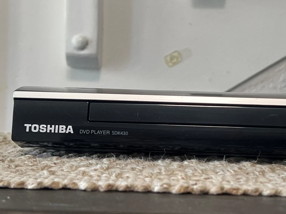 Toshiba SDK-430 DVD Player + Mic access for karaoke - Image 3 of 4