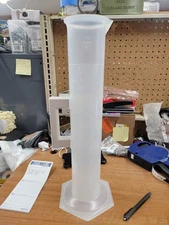 BEL-ART Polypropylene 2000mL 2L Graduated Cylinder Holdfast Handle F28461-2000