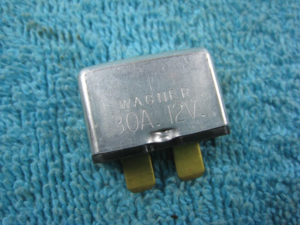Lote a granel de 10 fusibles automotrices estilo hoja NOS WAGNER 30 amperios 12 voltios modelo 144 Foto 3 de 4