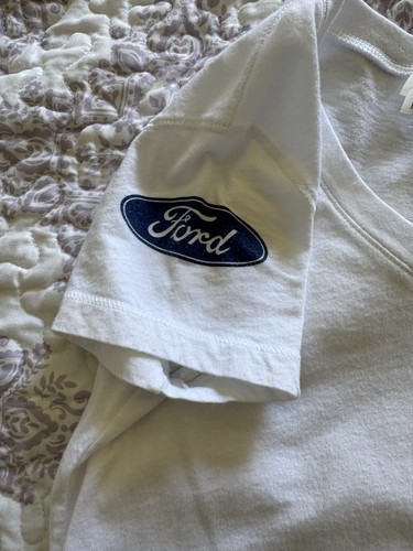Camiseta vintage con logotipo de Shelby Cobra para mujer cuello en V Mustang Powered by Ford - Imagen 4 de 7