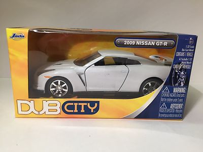 Jada Dub City 2009 Nissan GT-R White (Die-cast - 1:32 Scale