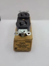 Hubbell 9200 Twist Lock Duplex Receptacle 125 Volt ~ 15 Amp ~ HBL9200 Twist-Tite