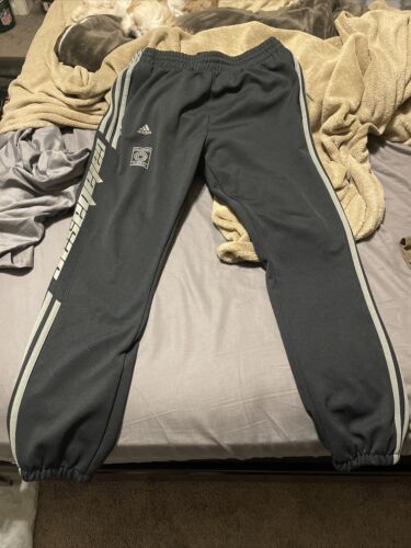 Yeezy Calabasas Track Wolves Mens Medium Rare 100% Authentic | eBay