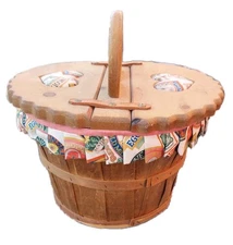 VINTAGE Bushel SEWING Basket Split Lid Apple Bushel Basket with Heart Handle