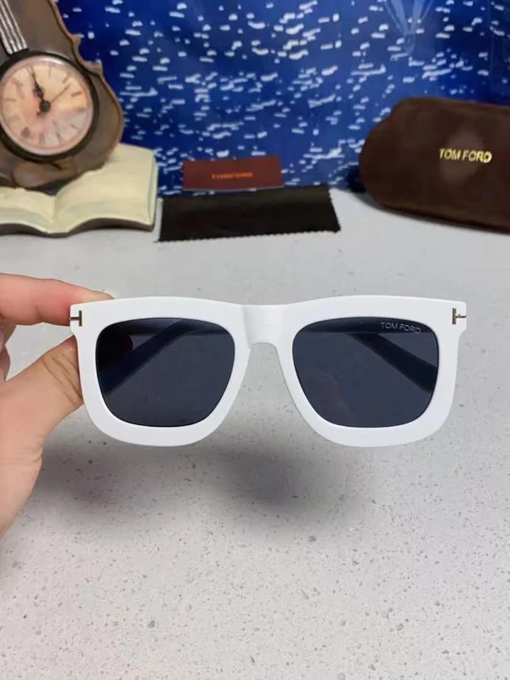 Gafas de sol cuadradas para hombre TomFord Classics 140 mm Foto 4 de 4