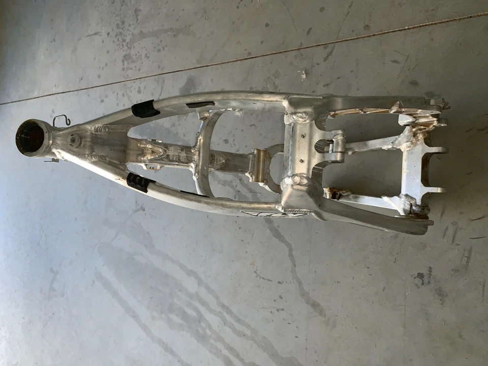 Suzuki RMZ450 2005 cuadro OEM Foto 3 de 4