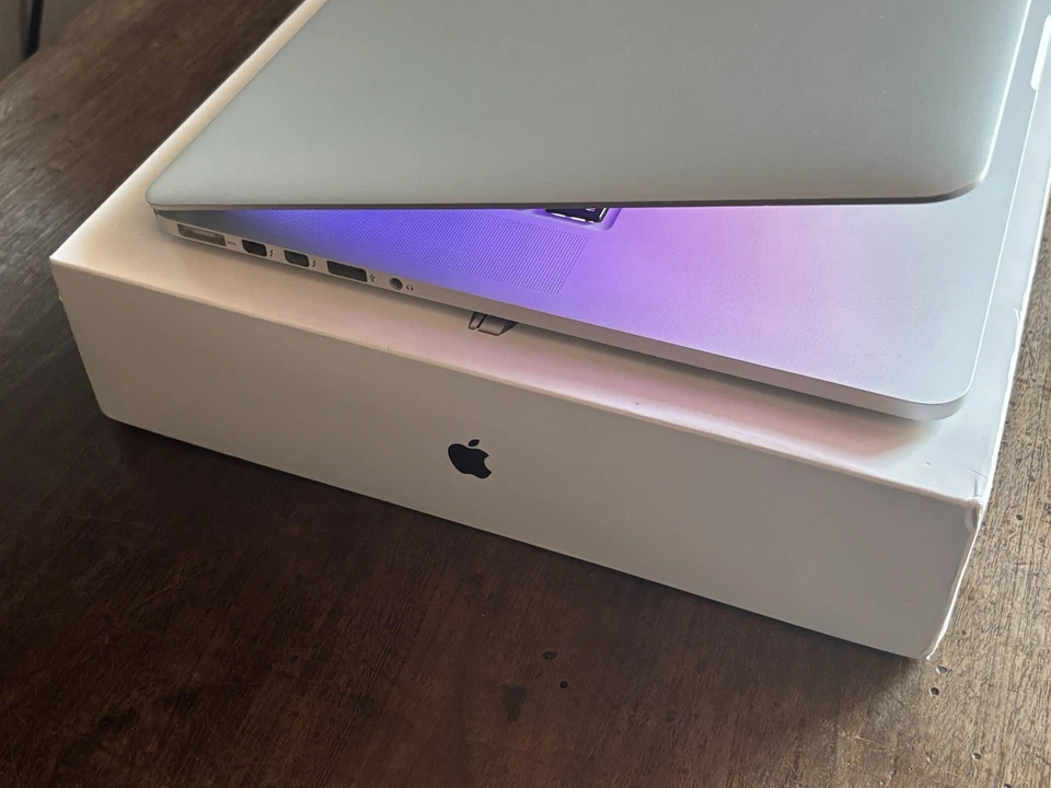 Apple MacBook Pro 15" 2015 · i7 · 16GB · 128GB, foto 3 di 4