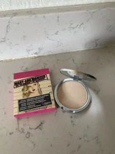 The balm Cosmetics Mary- Lou Manizer Aka The Luminizer