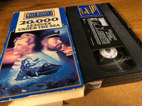 20,000 Leagues Under The Sea VHS VCR Video Tape Used Kirk Douglas Disney - Picture 6 of 6