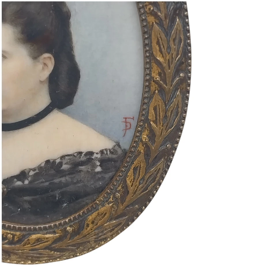 Antiguo retrato en miniatura enmarcado en bronce Foto 3 de 4