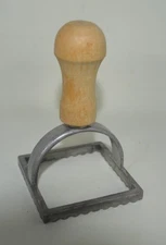 Ravioli Stamp Ravioli Maker Cutter with Wooden Handle