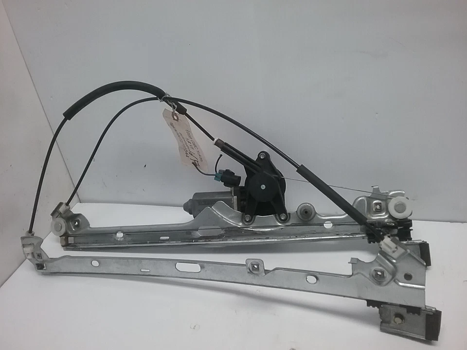 1995-1999 GMC Yukon Left Front Window Regulator With Motor CM090820G - Image 2 of 4